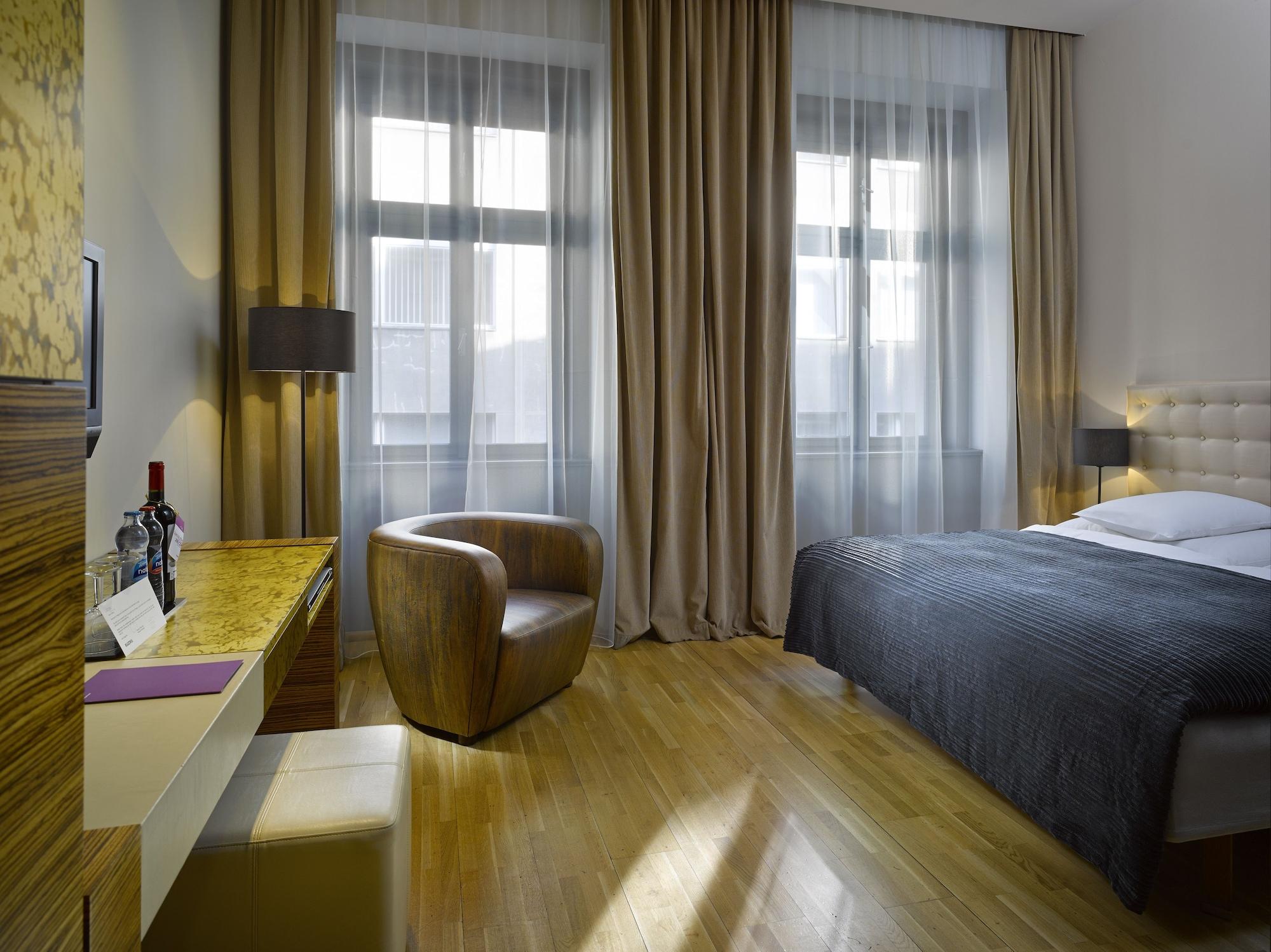 The Icon Hotel & Lounge Prague Exterior photo